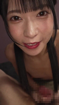 Une belle fille dans un spectacle live ! Une beauté classique me supplie ma bite, alors je m’enfonce dans sa petite chatte si fort