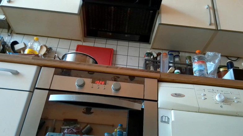 SimoneLive1: Shall We Cook?