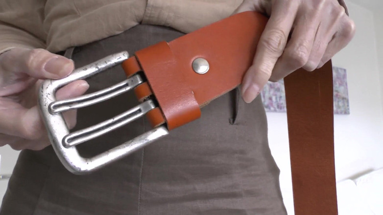 Lady Victoria Valente: 리넨 스커트로 신나는 벨트 시도, 3부, 레이디 빅토리아 발렌테