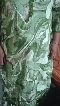 यह शादीशुदा देसी भाभी अपनी फंतासी में खो गई है