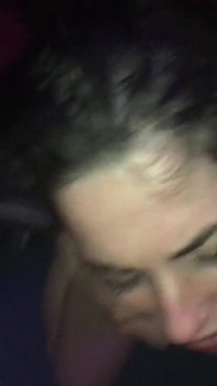 Je lippen op mijn kont laten me over je hele gezicht klaarkomen