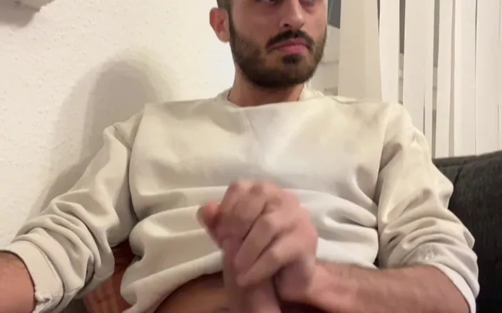 Taboofuxxer: Turkish Guy Jerking of His Cock
