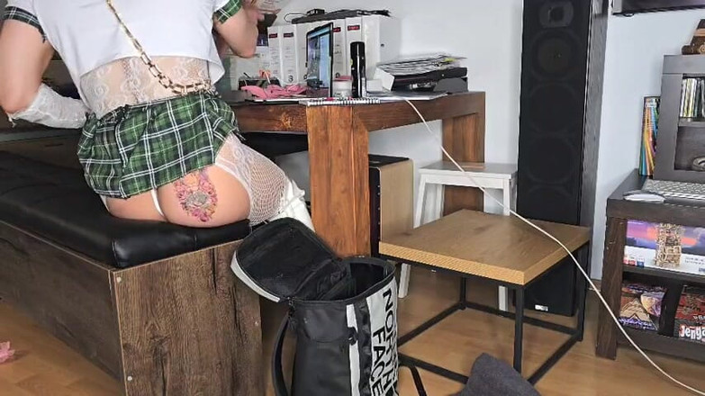 Daddy Femboy: Zpocené nohy v botách