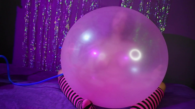 Bunny Looner: Ride and Try to Pop My Wubble Ball Naked - Round 2 -...
