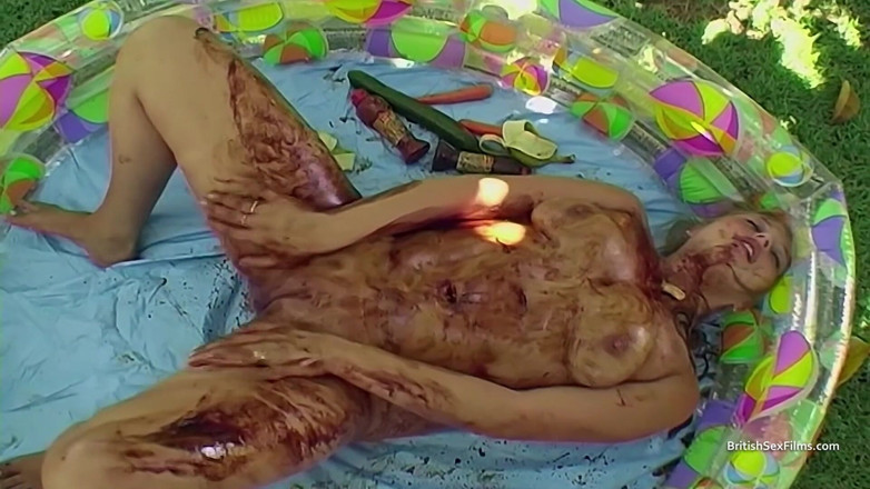 British Sex Films: Chubby babe gets messy with sauce