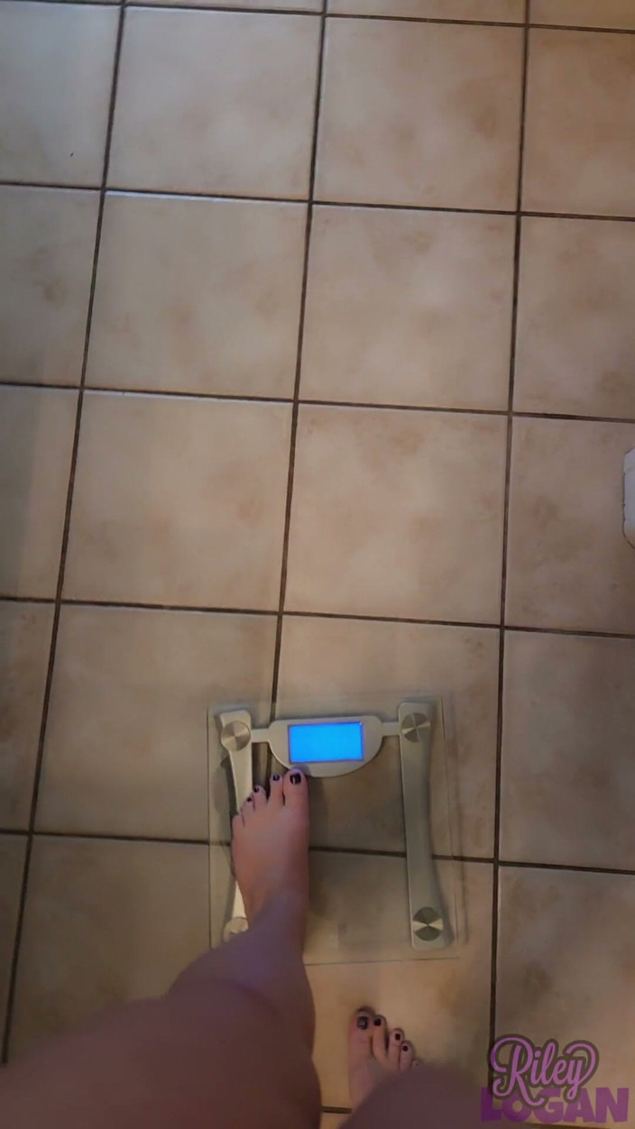 RileyLogan: Weigh and Measure BBW Feedee Gainer