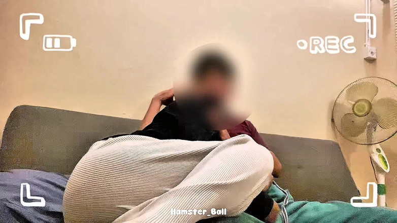 Hamster_Ball: Cámara amateur universitaria y su novio en la sala de...