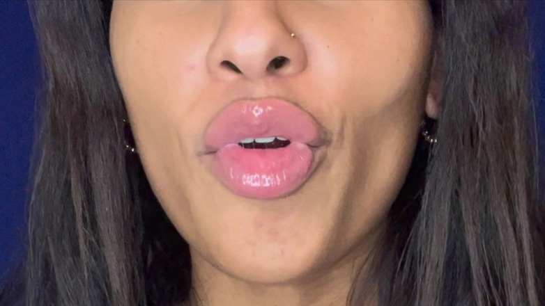 Mya Mula Goddess: Fetish mulut pelacur bibir