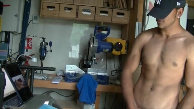Gaybareback: Straight bulgar for gift sucked by gay