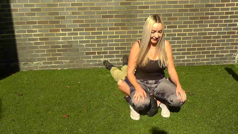 Miss Jessica Wood: Zvrhlík v křoví