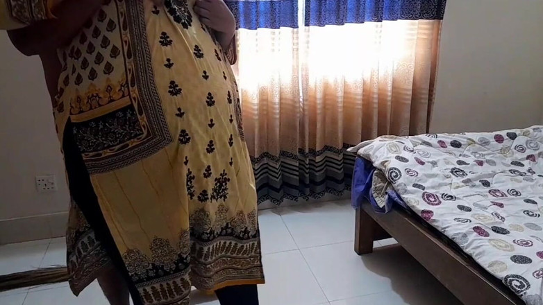 Aria Mia: Depali Aunty Fucked by Stepson When She Was Cleaning His...