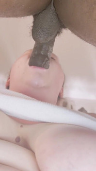Awek montel amatur blowjob selamba dengan pancutan mani