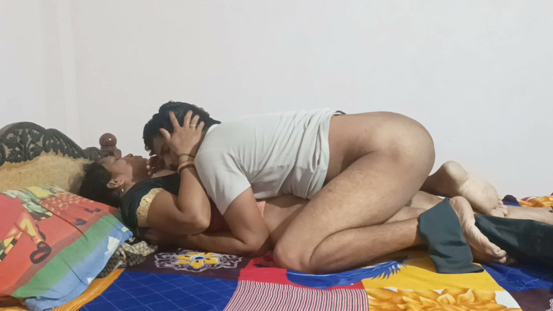 Samesarvice1987: Vidéo nue de Desi Bhabhi