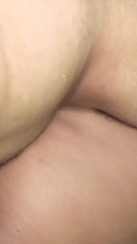 Stille, freches Mädchen fickt gerne, ihr großer Hintern hat mich schnell zum Orgasmus gebracht