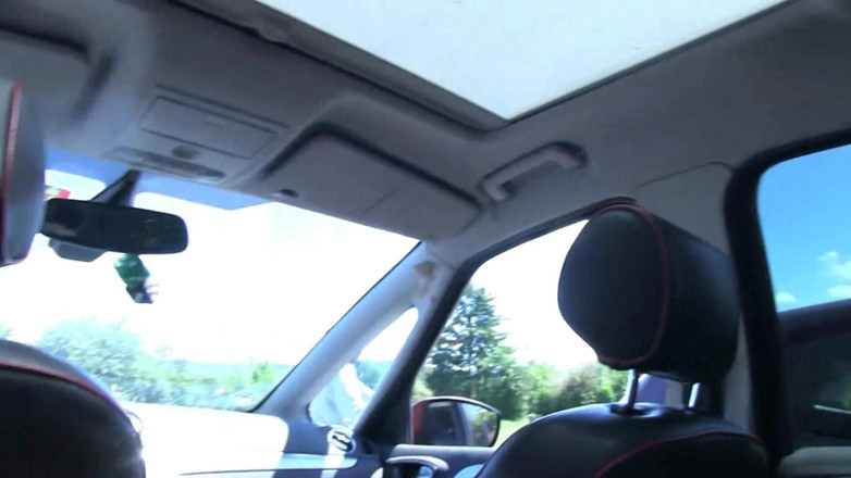 Popp Sylvie: Éjaculation en public - parking