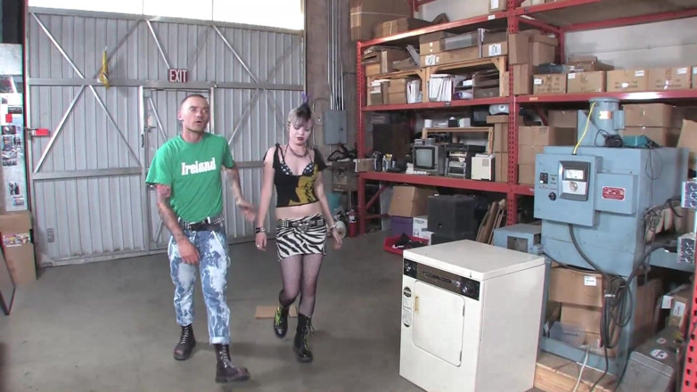 Galaxy Orgy: Wild orgies. Colored hair inked and pierced rock girl likes...