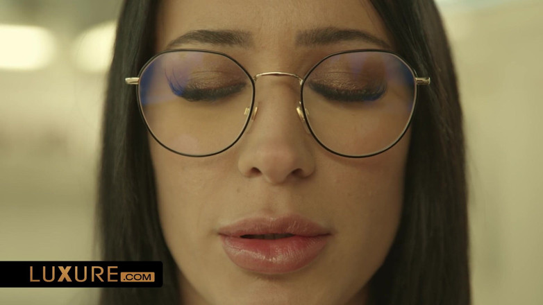 Luxure: Lola Bellucci'nin fantezileri