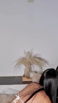 Cuộc chiến gối vui tươi biến thành cù hoang dã với Jessica và Joanna