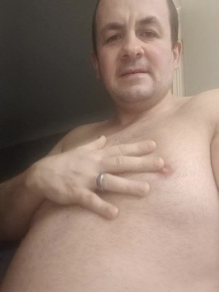 Phil Bollocks: Vytáhla se mi prsa