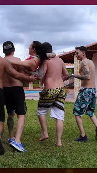 Facem sex cu viitoarea soție a celui mai bun prieten ca cadou de nuntă