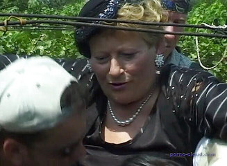 Porno Cloud: La nonna capo diventa la scopata da qui ragazzi