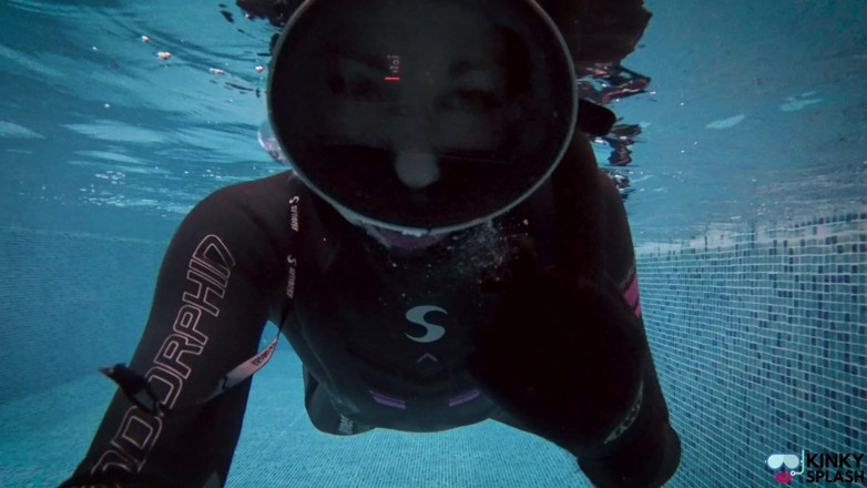UKCuteGirl Lucy Lauren: Underwater Giantess Hunts &amp; Claims Her Tiny Prey