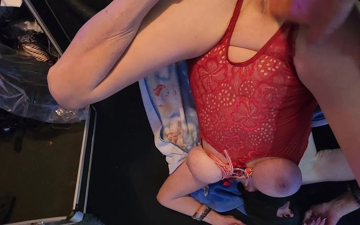 Gussfuss: Röv knullad med bundna bröst styvmamma