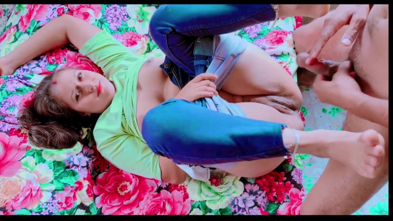 Lust Suman: 自宅での美しいホットガールセックス