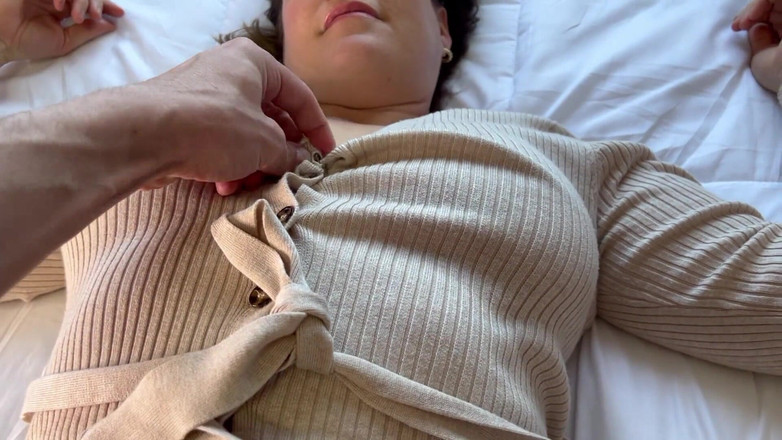 Avril Showers: 그녀의 황소에게 질싸 당하는 팬티 스타킹을 입은 핫와이프, 여러 가지 방법으로 따먹기, 얼굴 시간에 사슴 시계