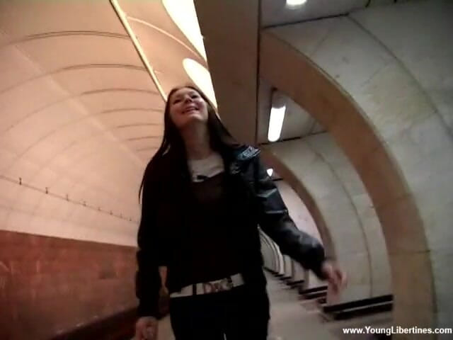 Young Libertines: Blowjob on a subway