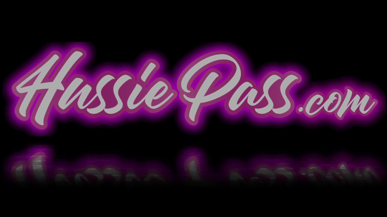 Hussie Auditions: 丰满的canuck fuckslut以Callie Brooks和Brickzilla为特色