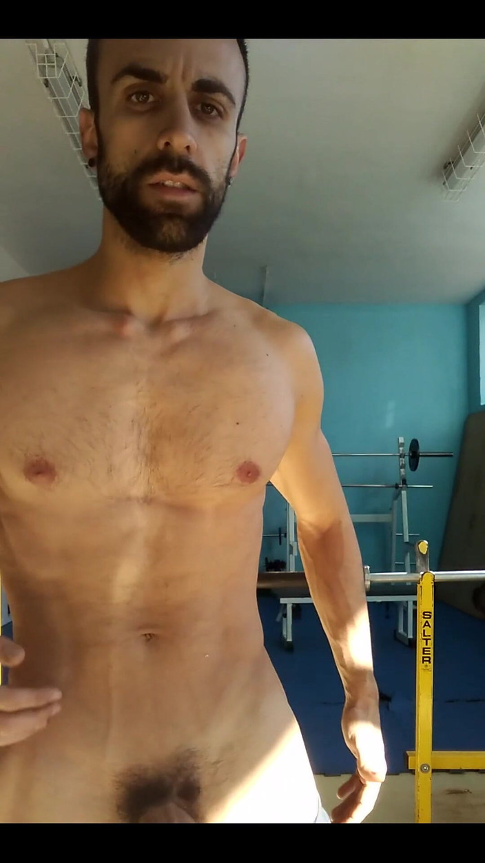 Zeus Ray: Volete essere scopati in palestra?