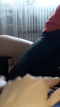 사무실에서 동시에 세 번 사정하는 레즈 동료 3명