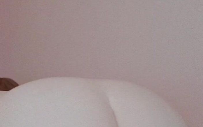 Lana Sweet: Elle chevauche un gode