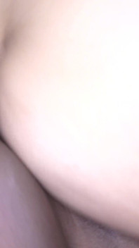Sexy sekretářky si užívají intimní gangbang 1