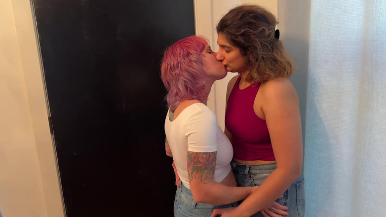 Cutikatxoxo: Lesbijski romans z pakistańską dziwką