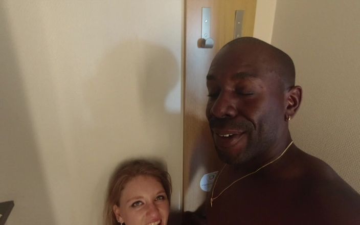 Joss for Cuckold wish: Am terminat jogging-ul în camera mea de hotel