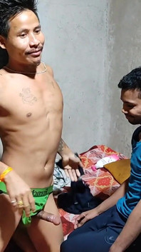 Village indien, hôtel Custumber et le personnel, un beau gay baise dans une chambre d’hôtel, pipe monstrueuse magnifique desi
