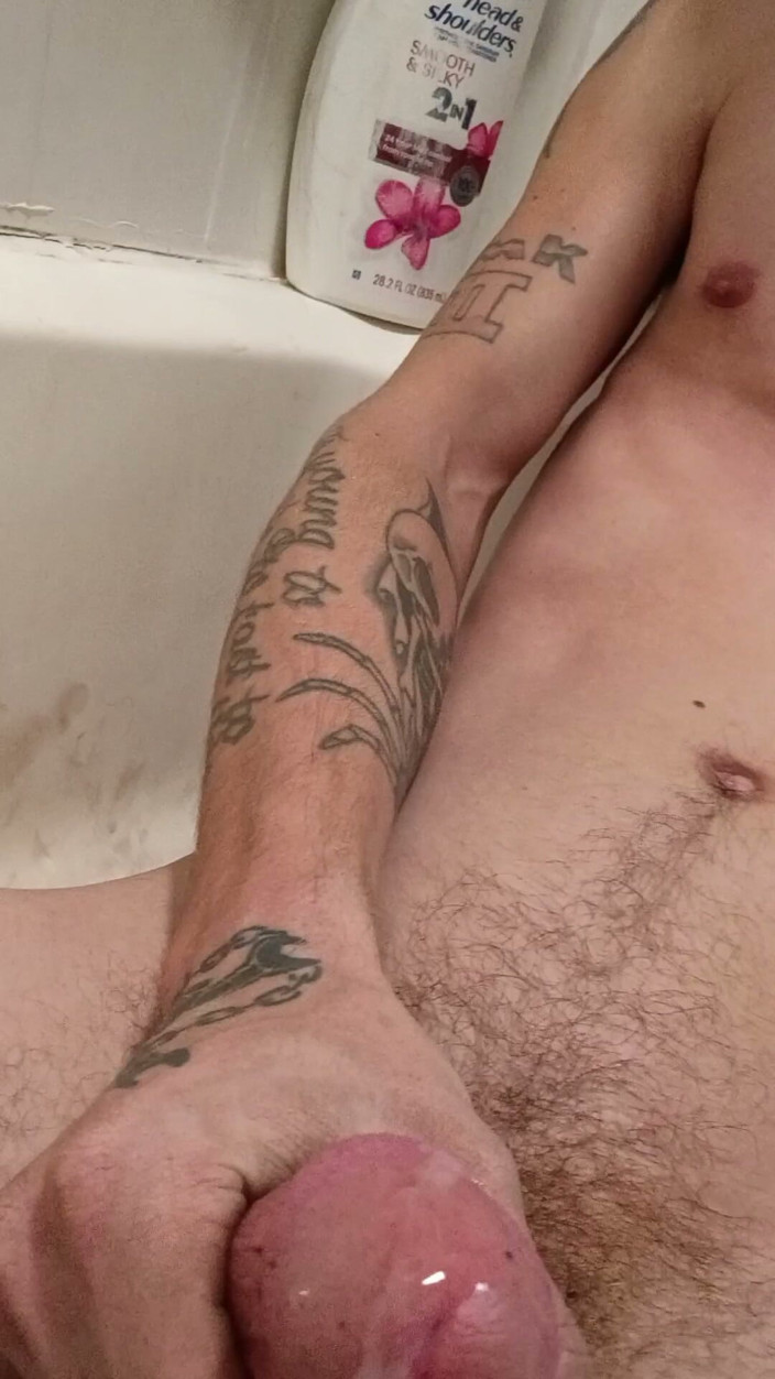 Hairy bc: Orgazm w wannie