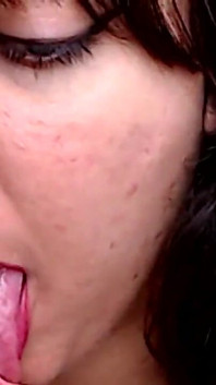 Lipstik, ciuman dan blowjob