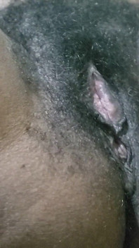 Coño loco amateur muy muy caliente ofrece energía sensual irresistible, belleza natural