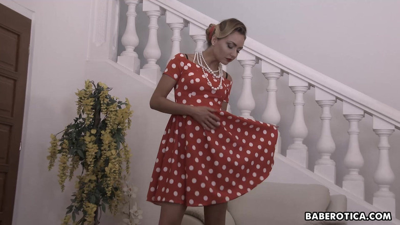 Baberotica: Victoria Puppy je nóóbná dáma, která chce nějaké potěšení