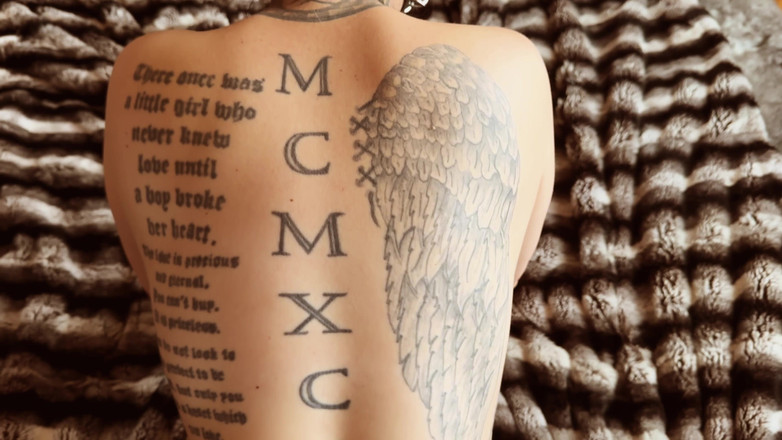 Miss Alessa Milano: बैड मैक्सिन के साथ हैलोवीन