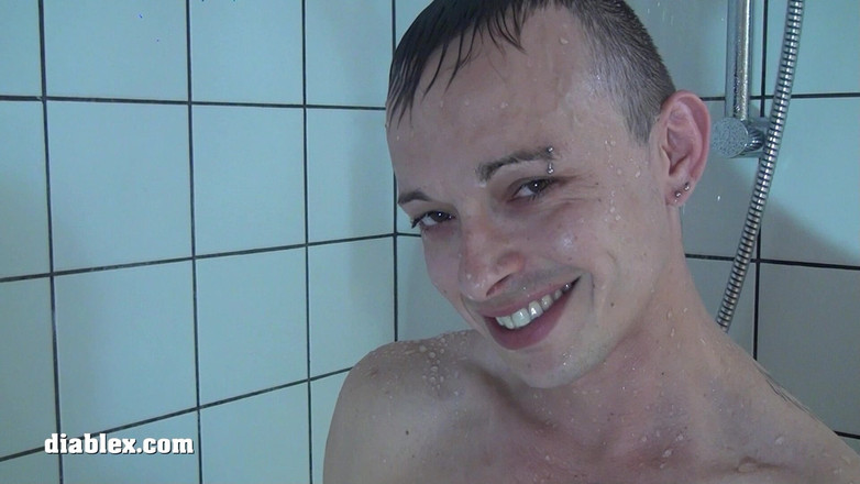 Diablex: Gino show in der dusche