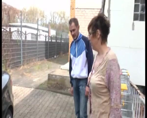 MMV Films: Niezwykle brudne w toalecie anal sikanie obciąganie spust na twarz