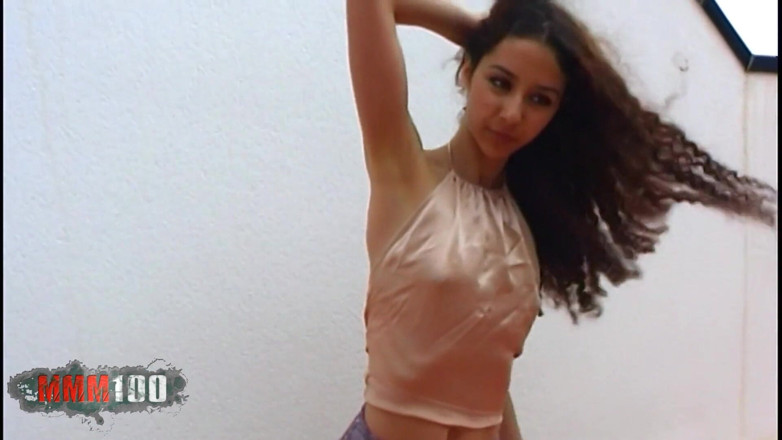MMM100: Safia chhat par leging men sundar patli arbi kamsin safia