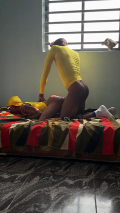 YungthugM: Gula lagkamrater vilar med dick out