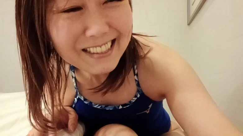 Japanese MILF Panty-less Pantyhose