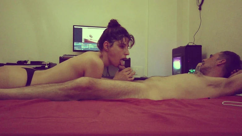 Akasha7: It's a Perfect Blowjob First Thing in the Morning