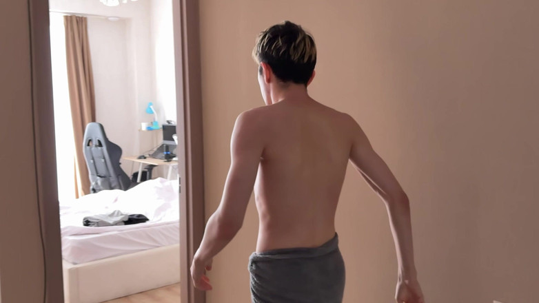 Ethan Lestray: मैंने एक दोस्त को शॉवर में नग्न होकर अपनी रिकॉर्डिंग करते हुए पकड़ा, मैंने उसे ले लिया और उसे चोदा भाग 1